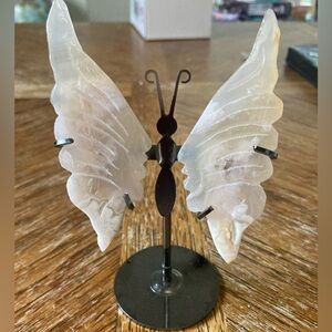 Flower agate butterfly wing stand